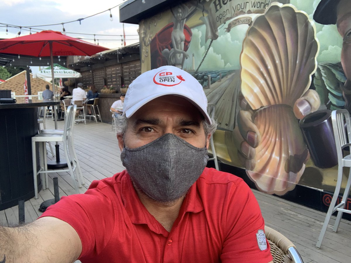 TMrakas's tweet photo. Nothing like a rooftop patio in our downtown core on a Saturday evening! Good job @AwShucksAurora with all the proper protocols in place! #SupportLocal #AuroraProud #ExploreAurora https://t.co/MzxX7ZFaTQ