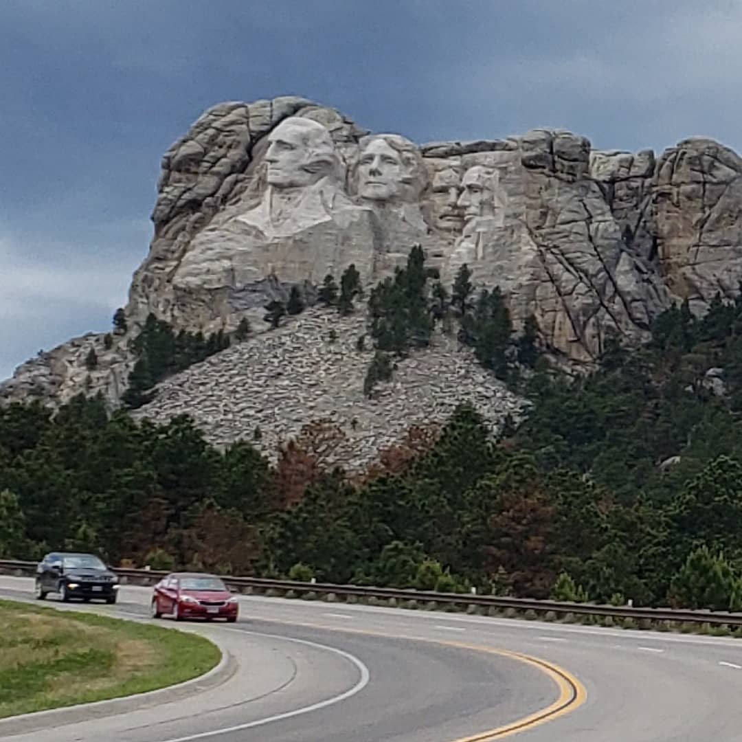 KeithHurst18's tweet photo. A few of America's treasures....Mt. Rushmore, The Needle's Pass, Custer's State Park 🐿🐏🦌🐎 and Sturgis....all in all, a good day 🤠 https://t.co/LtJf8Nsym1