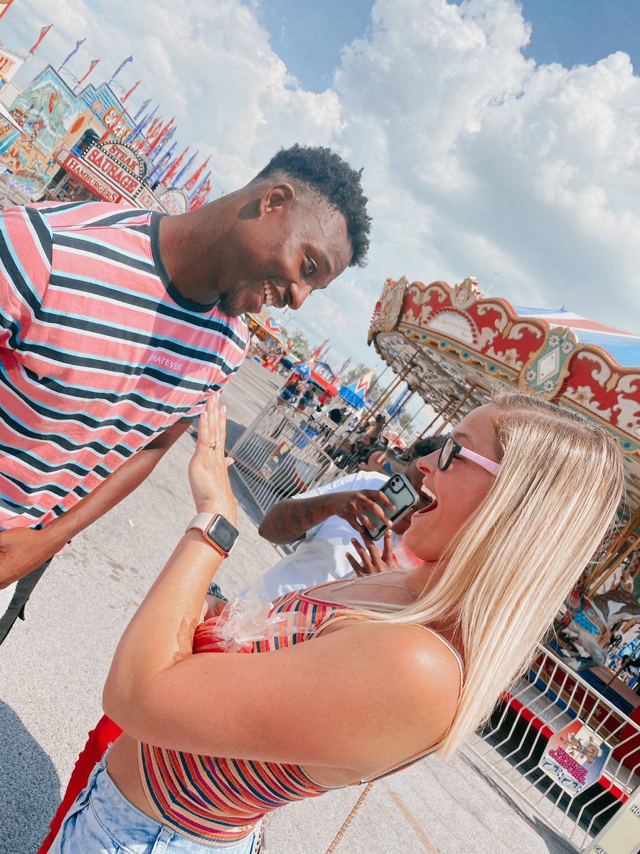 Loveee_Alexisss's tweet photo. put it on em make em wanna marry me 🤪 it’s Mrs. Marshall to you 😭💕💍 https://t.co/dfZvgMjlDE