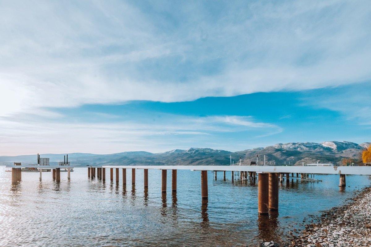 We live for the days we get to work in amazing Okanagan weather like this. 😍

#workingoutdoors #okanagan #Kelowna #4seasons
