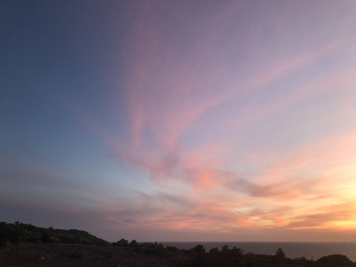 GPacyk's tweet photo. #Sunset in #Sandvig #Allinge #Bornholm #Denmark #sunsetphotography #StormHour https://t.co/izcgbUjQXu