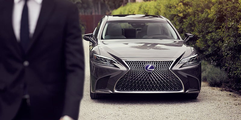 The 2020 #LexusLSh pairs a potent engine with powerful electric motors to give you one of the highest performance #Lexus #Hybrids yet. bit.ly/39jBdQ5