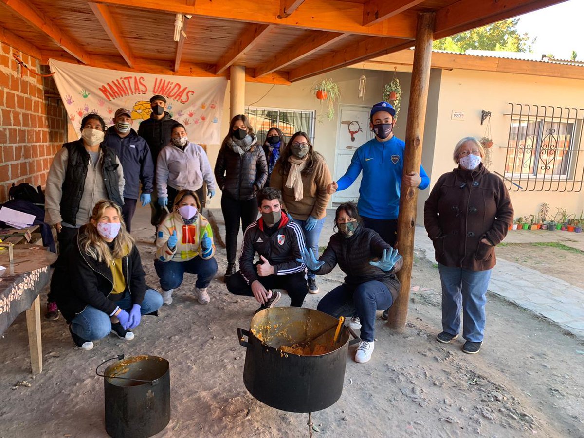 JesiBortule's tweet photo. Hoy estuvimos en el merendero Manitas Unidas de #VillaRosa. Seguimos estando junto a los vecinos de Pilar en este difícil momento 😷. Gracias Sole por recibirnos! 💜
#Orgullodeserparte @NicoDucote https://t.co/KmXi1Ct9G1