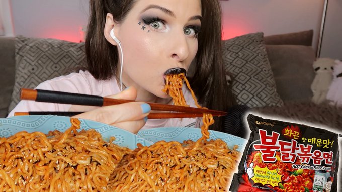 Watch Natalie Nightwolf 👽❤️'s leaked NSFW photo on TwXstars