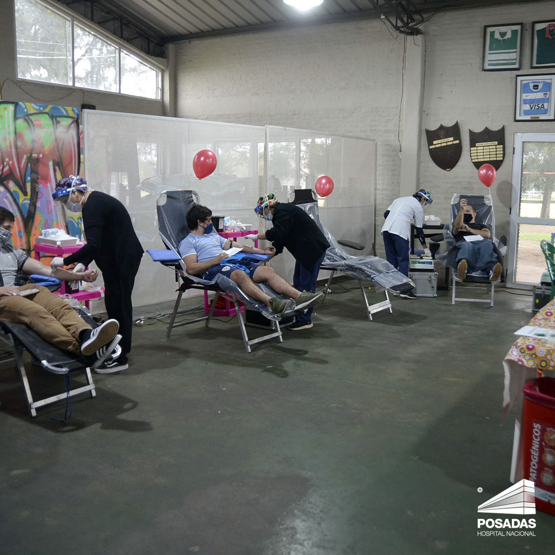 hospitalposadas's tweet photo. ‼️ Donación de Sangre en el @SitasRC Rugby

En el día de ayer, el equipo de Hemoterapia del #HospitalPosadas🏥 organizó una nueva Jornada de Sangre junto a SITAS RUGBY, en el marco del Día Internacional del Donante Voluntario de Sangre a celebrarse mañana domingo.

Sigue 🔻 https://t.co/0xigihn2Gp