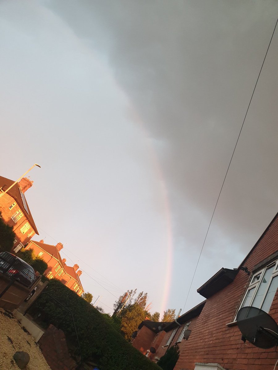 StaffsSWSociety's tweet photo. Beautiful rainbow tonight before the small storm😍 https://t.co/m5Sa1fwMDk