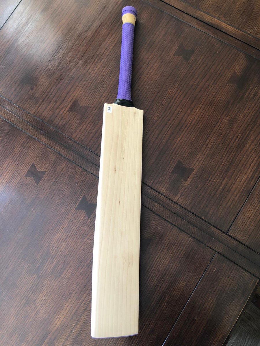 Allthegear99's tweet photo. Beautiful plain CA Sports Grade 1 English Willow #Cricket #Bat

Weight: 2lb 9oz
Price: £199.99

- Minimal Concaving 
- CA Branded Grip 
- Factory Fitted Toe Guard

#BestBats #CA #Sports #TCS #GradeOne #PingKings https://t.co/sADCTbPe17