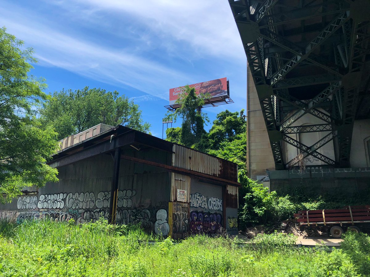 Continuing along the Centennial Trail Lake Link, eventually I ended up in Tremont where the Towpath Trail connects. I love the gritty industrial vibe going through this portion of the trail. (3/7)