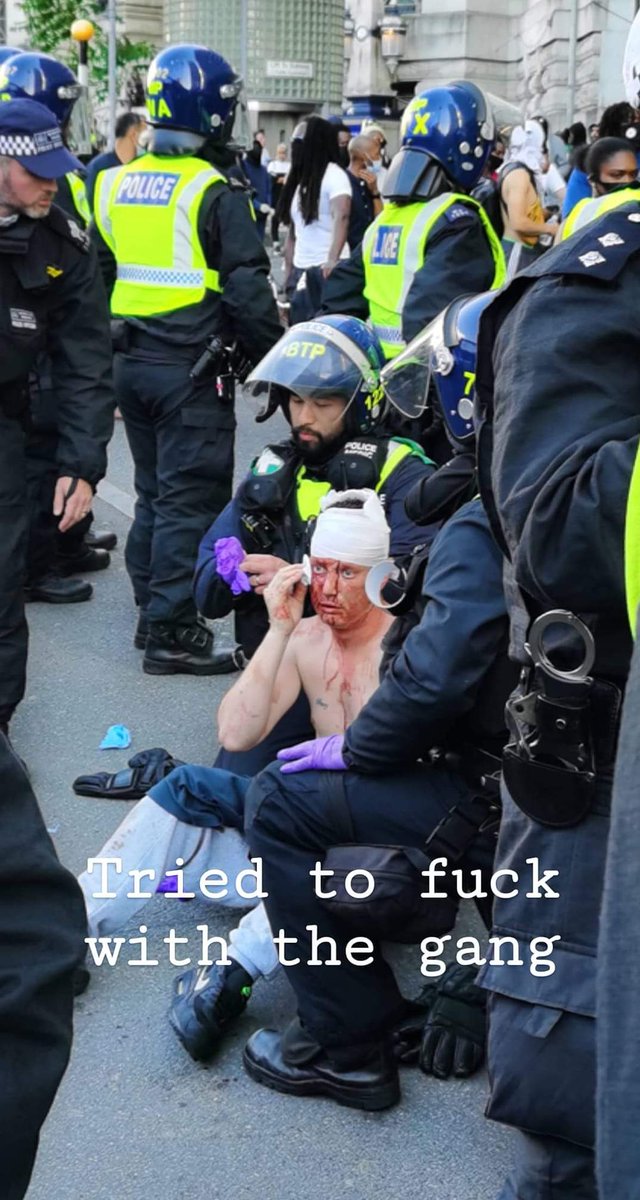 Smash the Nazis
London-England 
13/06/2020

#antireport
#antifa
#Antinazi 
#antifagr 
#Antinazigr 
#BlackLivesMatter 
#stopracism 
#JusticeForGeorgeFloyd