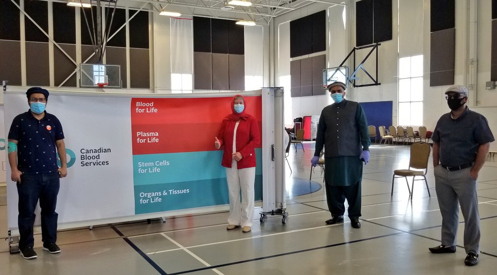 _DebSchulte's tweet photo. Great to see many people at today's blood drive hosted by @AMYA_Vaughan. Thanks to everyone from @CanadasLifeline for making this happen.  If you have the time to donate today, visit Tahir Hall, 10610 Jane St. till 6pm. https://t.co/81WznD3iYu