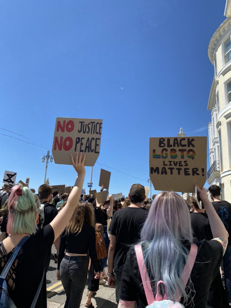 RaeBoo's tweet photo. Powerfully peaceful atmosphere in Brighton today. Cheering for change. #BlackLivesMatterUK https://t.co/ruOG14wg7h