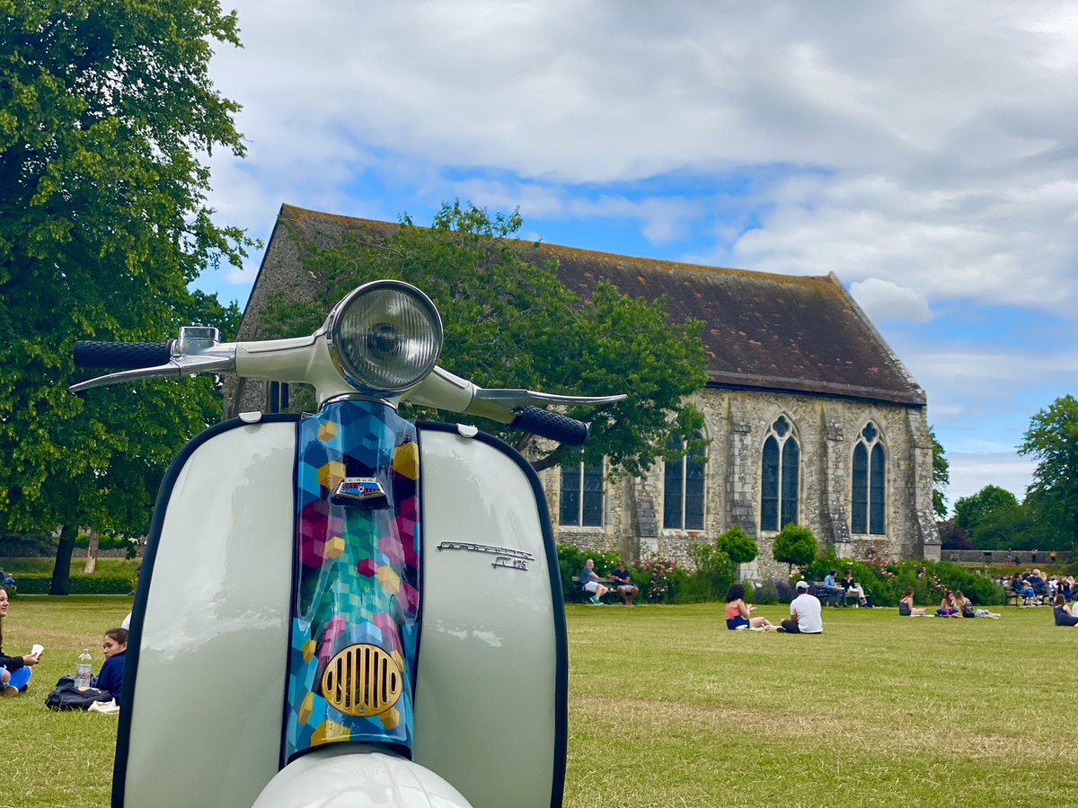 It was perfect picnic weather in Priory Park this afternoon! #chichester #lovechichester #priorypark #lambretta