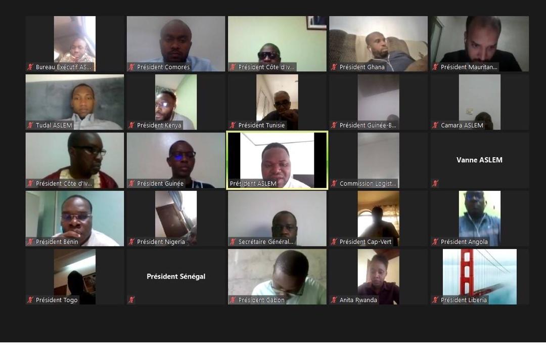 aslem_org's tweet photo. #ASLEM #MoroccoAlumniAssociation #SALEM2020
Le Bureau Exécutif s'est réunit sur #Zoom avec les Présidents des #AssociationsLauréatsEtrangersMaroc dans nos pays d'origine, dans le cadre de la mise en œuvre des actions communes entre nos associations.
#AgissonsContreCovid19 https://t.co/5Xl49jzHUH