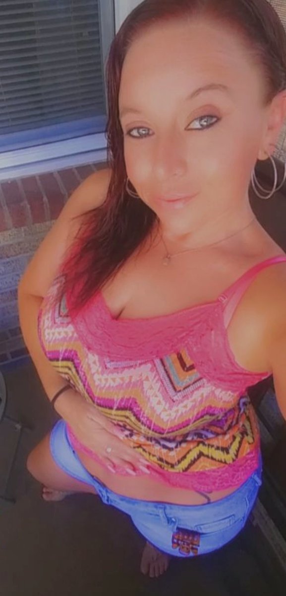 Brittain1980's tweet photo. That weekend feeling! #lovingmesomeme #feelinmyselfie #itstheweekendbaby https://t.co/L22SGYnM2F