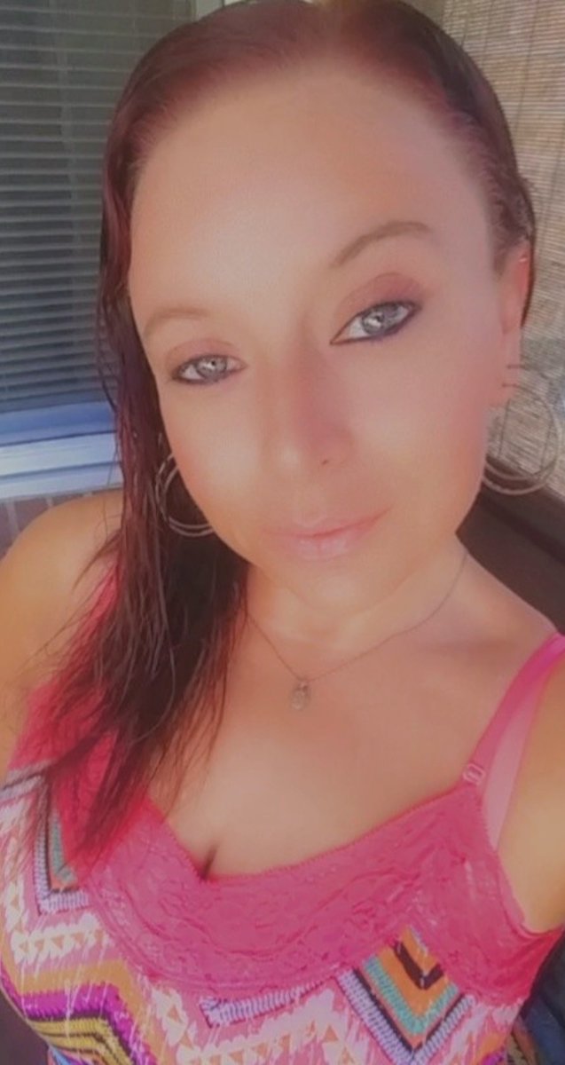 Brittain1980's tweet photo. That weekend feeling! #lovingmesomeme #feelinmyselfie #itstheweekendbaby https://t.co/L22SGYnM2F
