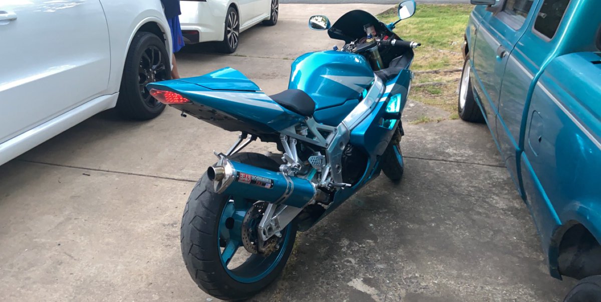 RockHemm's tweet photo. “Please be careful” ~ literally everyone😂. I got yall and ima respect it. I got this last weekend but this my 1st official vehicle purchase‼️ I’ve always wanted a bike so I went out and worked for it all in full❤️ #FlashTime #GSXR https://t.co/jQ4rvIU6Ew
