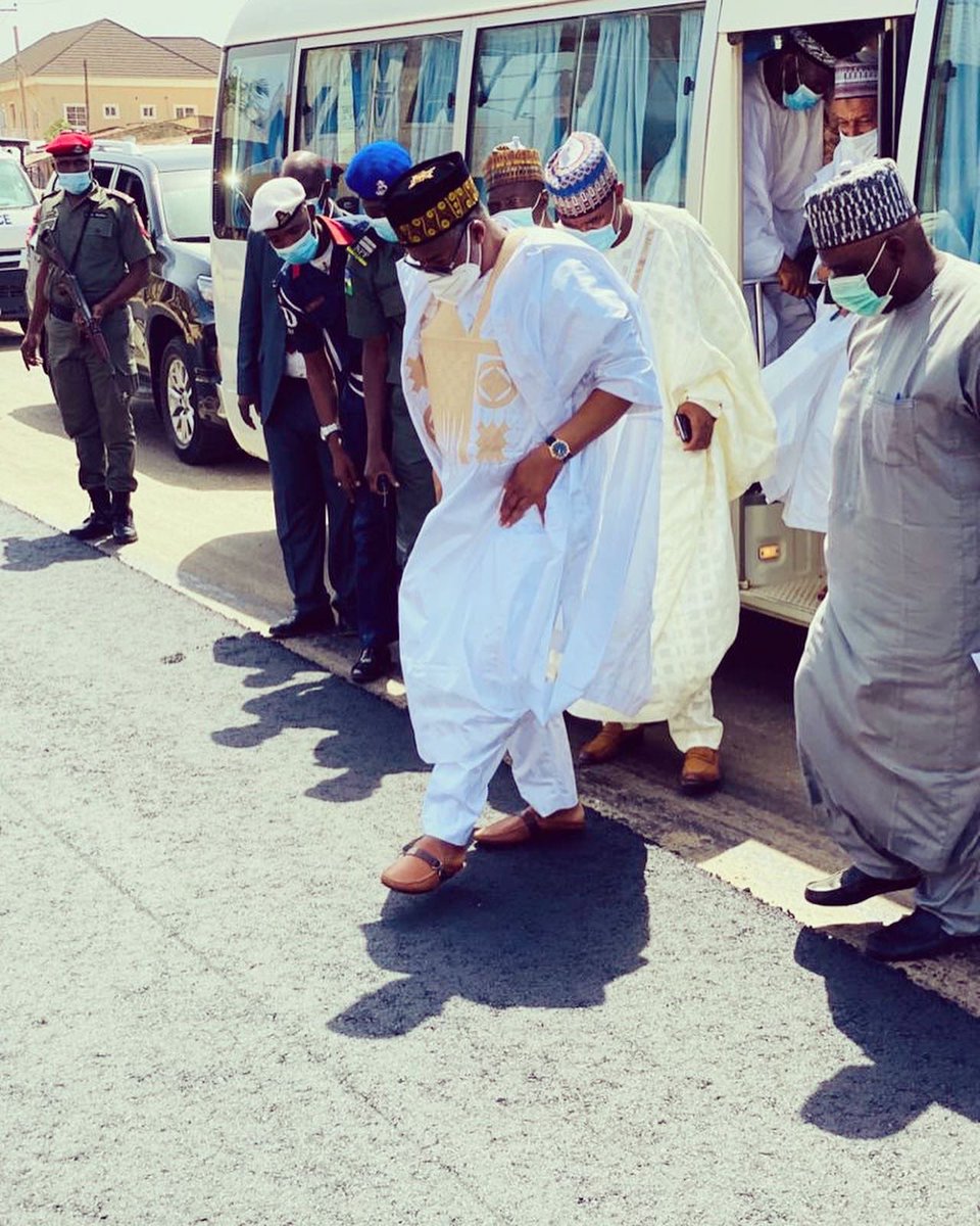 DrEmekakalu's tweet photo. While APC Governors are giving excuses, PDP GOVERNORS ARE WORKING!!
This is Governor, @SenBalaMohammed, inspecting the ongoing road rehabilitation from the Central Bank of Nigeria (CBN) roundabout through the Railway roundabout in Bauchi State.
@OfficialPDPNig https://t.co/XYLQQHkYtu