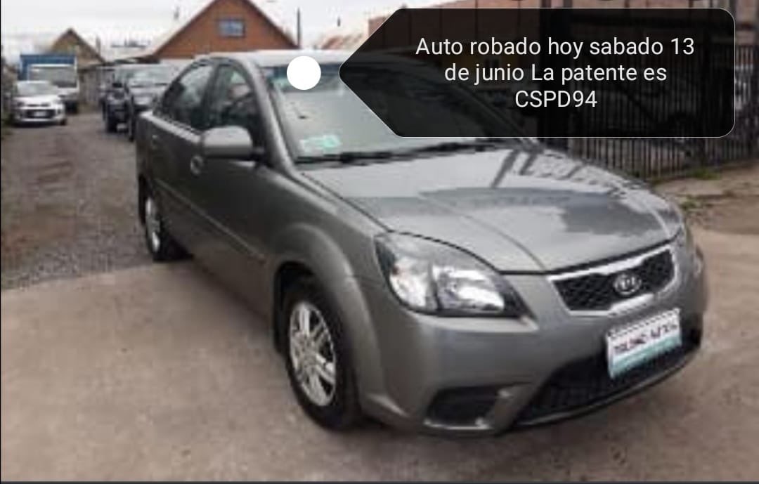 CaradeArdillaFY's tweet photo. Este auto fue robado en la madrugada de hoy a una vecina, cualquier dato favor me avisan, y a los contactos de La Serena favor compartir esta publicación...@LaSerenaOnline @munilaserena @jacob_LaSerena https://t.co/dhNzHWVrsu