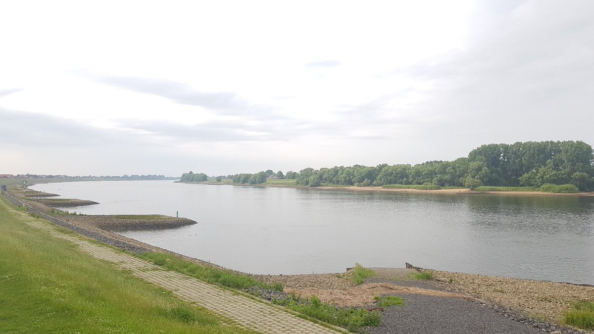 Nicole_Romi's tweet photo. A little #ChillTime before the rain...
#Elbe #Hoopte 🌊 https://t.co/C5dqulNDb4