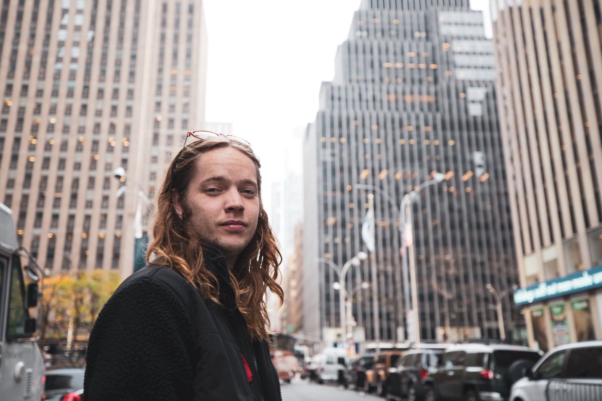 BillyStrings's tweet photo. How could someone get so low in a building so damn tall?
📷 @JFaatz_Photo https://t.co/VYeZIDxGFa