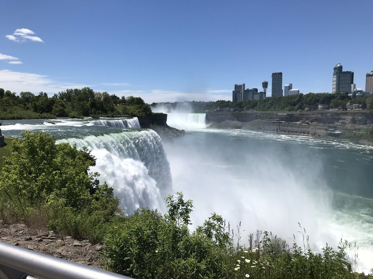 Floor_model's tweet image. #NiagaraFalls #newnormal #missingCanada