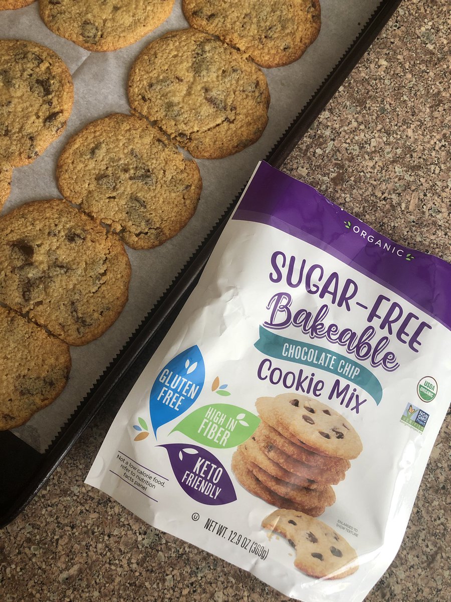 JollyTomato's tweet photo. Yes, it is possible to make tasty #sugarfree #ketofriendly #glutenfree #organic #nongmo chocolate chip cookies! Check out this cookie mix from @PyureSweet #newhopebloggerbox https://t.co/zbg6i3nowM