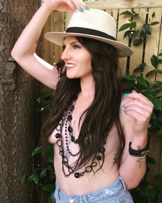 Bonne soir&eacute;e ☀️🍃🤎  @LilouCokine @mathdxhadix @CandiceJ_off @Maxjacobsoff @BooCommunity @JacquieMichelX3<a class="tags" target="_blank" title="On Twitter" href="/?out=eyJ0eXAiOiJKV1QiLCJhbGciOiJIUzUxMiJ9.eyJpYXQiOjE3MjIwNDE3NzIsImlzcyI6InR3cG9ybnN0YXJzLmNvbSIsIm5iZiI6MTcyMjA0MTc3MiwiZXhwIjoxNzUzNTc3NzcyLCJyZWRpcmVjdF91cmwiOiJodHRwczovL3R3aXR0ZXIuY29tL0xpbG91Q29raW5lIn0.yGmbwqKbZaWuUZ-rmq0S4K-0C3GXIUKMODiHAYNVPSXqjqh93Z7jRvz6VmhEYqDQSrApXwNch_i9Z10sobvoxA">@LilouCokine</a><a class="tags" target="_blank" title="On Twitter" href="/?out=eyJ0eXAiOiJKV1QiLCJhbGciOiJIUzUxMiJ9.eyJpYXQiOjE3MjIwNDE3NzIsImlzcyI6InR3cG9ybnN0YXJzLmNvbSIsIm5iZiI6MTcyMjA0MTc3MiwiZXhwIjoxNzUzNTc3NzcyLCJyZWRpcmVjdF91cmwiOiJodHRwczovL3R3aXR0ZXIuY29tL21hdGhkeGhhZGl4In0.dz3iYsdR4rNxylVG8w6VODkimz-aruIYF00Z2kvjjTozCLZTdT91cyld5nxYqjInR4zxVb3xLpaSGE99KA1V2g">@mathdxhadix</a><a class="tags" target="_blank" title="On Twitter" href="/?out=eyJ0eXAiOiJKV1QiLCJhbGciOiJIUzUxMiJ9.eyJpYXQiOjE3MjIwNDE3NzIsImlzcyI6InR3cG9ybnN0YXJzLmNvbSIsIm5iZiI6MTcyMjA0MTc3MiwiZXhwIjoxNzUzNTc3NzcyLCJyZWRpcmVjdF91cmwiOiJodHRwczovL3R3aXR0ZXIuY29tL0NhbmRpY2VKX29mZiJ9.hsezToNR5v9NEhutTaLrSduBDe2YST30yf4SH1bN-8LQT7FwRdhJM_GPGkl0jTbSoAHSFxG_Xf3f0IaW4WQazg">@CandiceJ_off</a><a href="/tag/beautiful"class="tags"><span>#beautiful</span></a><a href="/tag/mountains"class="tags"><span>#mountains</span></a><a href="/tag/trip"class="tags"><span>#trip</span></a><a href="/tag/sexy"class="tags"><span>#sexy</span></a><a href="/tag/travel"class="tags"><span>#travel</span></a><a href="/tag/sun"class="tags"><span>#sun</span></a>