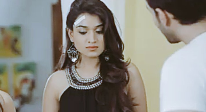 Radhika was so pretty in this black dress Who cares abt tht Saral  #MonicaSehgal