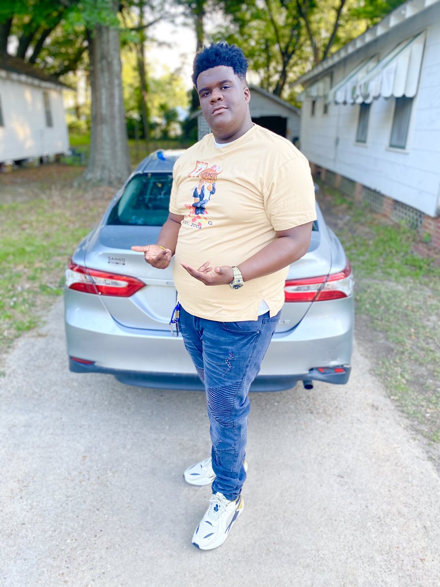 CahCah33's tweet photo. Living like we in a race 🏁I might come in first 🏃🏾are second but I won’t never be last 🩸🤎
#LongLiveOTSellers🙏🏾
#BigMamsfield🎱
#AintToLong🙏🏾✈️ https://t.co/zcNxDf2eWM