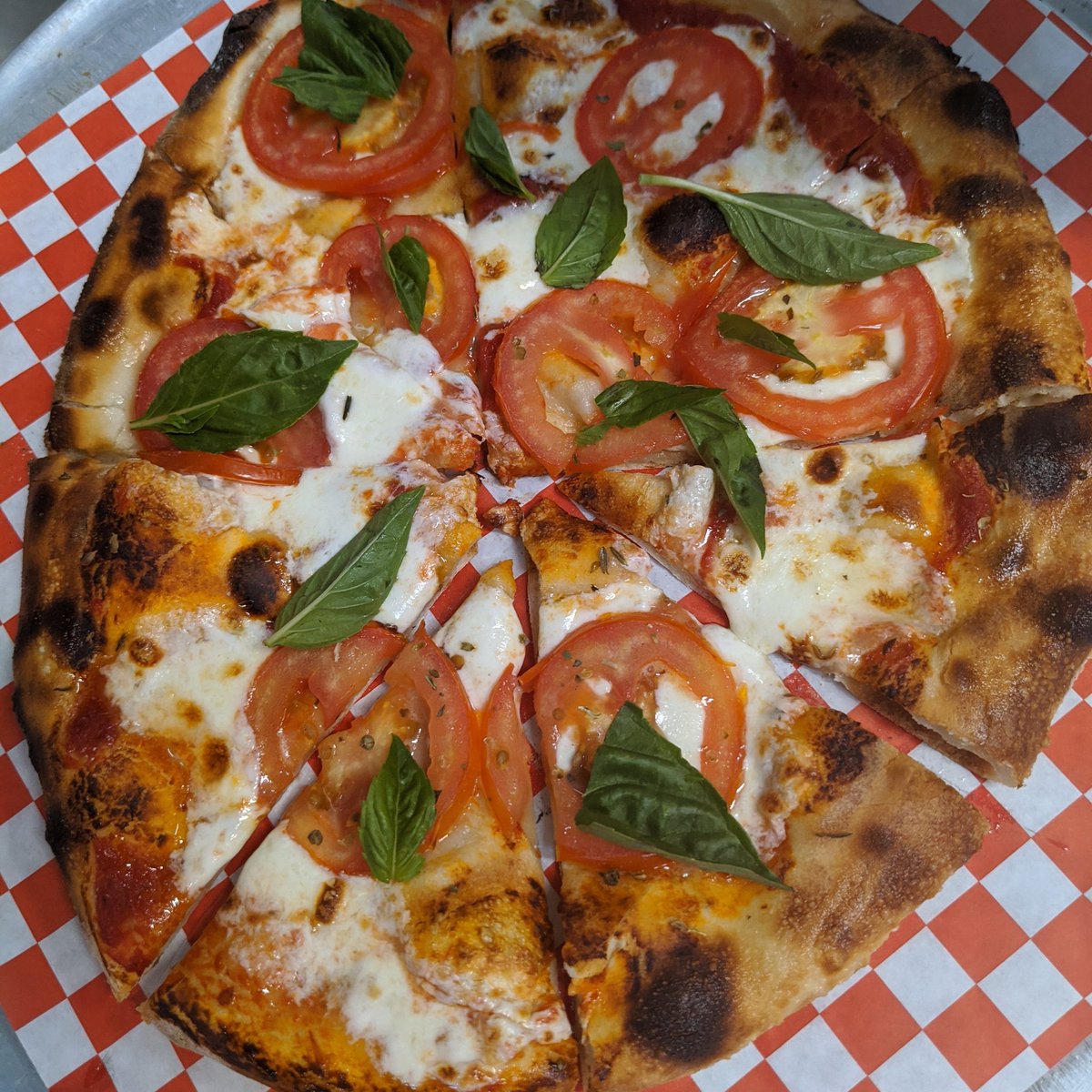 Can't wait to come back to @truesymmetrybrewing this afternoon 2-8pm. Pre Order for grab &amp; go

pias-wood-fired-pizza.square.site

#pizza #beerandpizza #beerandpretzels #woodfired