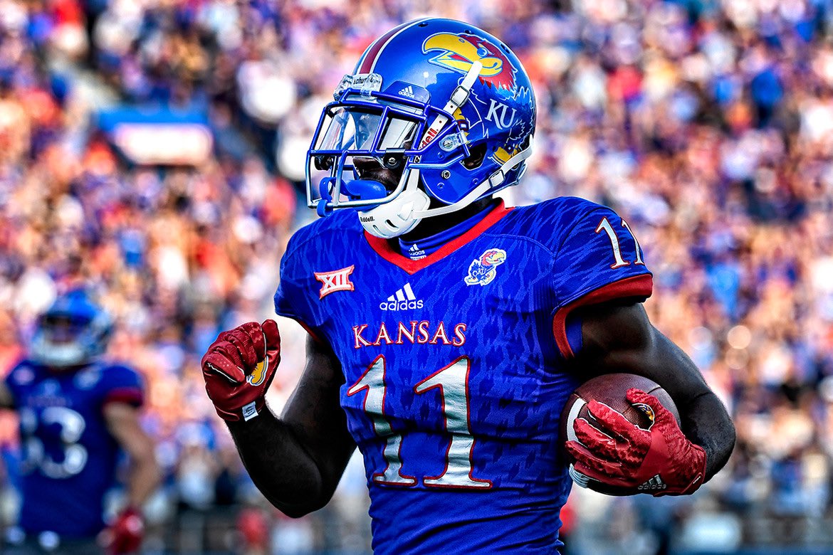 RealZachEvans's tweet photo. #AGTG After a great talk with @JoshuaEargle Blessed to receive and offer from the University Of Kanas #gojayhawks @NickHarris247 @MikeRoach247 @Jason_Howell @simplyCoachO @SkysTheLimitWR @Bullitt7v7 @CoachMacWTD @CoachSpradWTD https://t.co/B237EOEFCZ