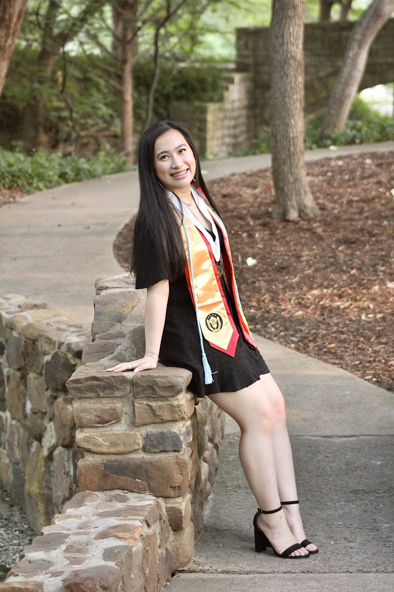 jennyydg1's tweet photo. highschool has officially come to an end :,) congrats c/o ‘20 https://t.co/0cVbW3vQfa