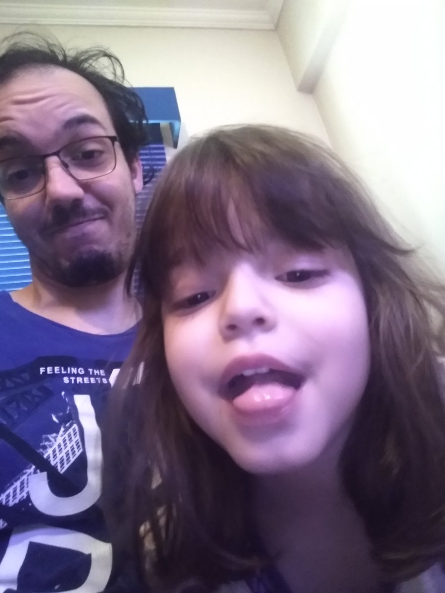 KurtzMath's tweet photo. @CosmosSc2 MathKurtz aqui... eu e minha pequena acompanhando (ou pelo menos tentando kkk) https://t.co/unwTjtpP9X