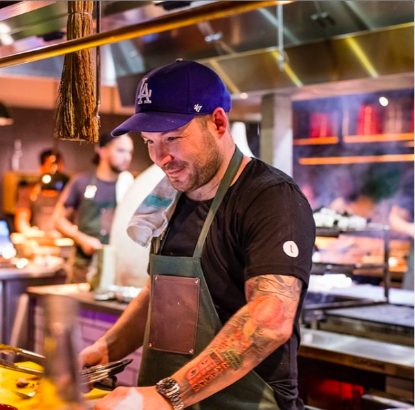 Adoreum's tweet photo. On Thursday night we enjoyed our first Adoreum cook-along masterclass in partnership with SALT https://t.co/WduyreaR8O - renowned chef and restaurateur @frontlinechef Neil Rankin created a delicious chicken curry with flaky roti and jhal muri salad.

Photo credit: @paulwf https://t.co/n9FqAMBgUx
