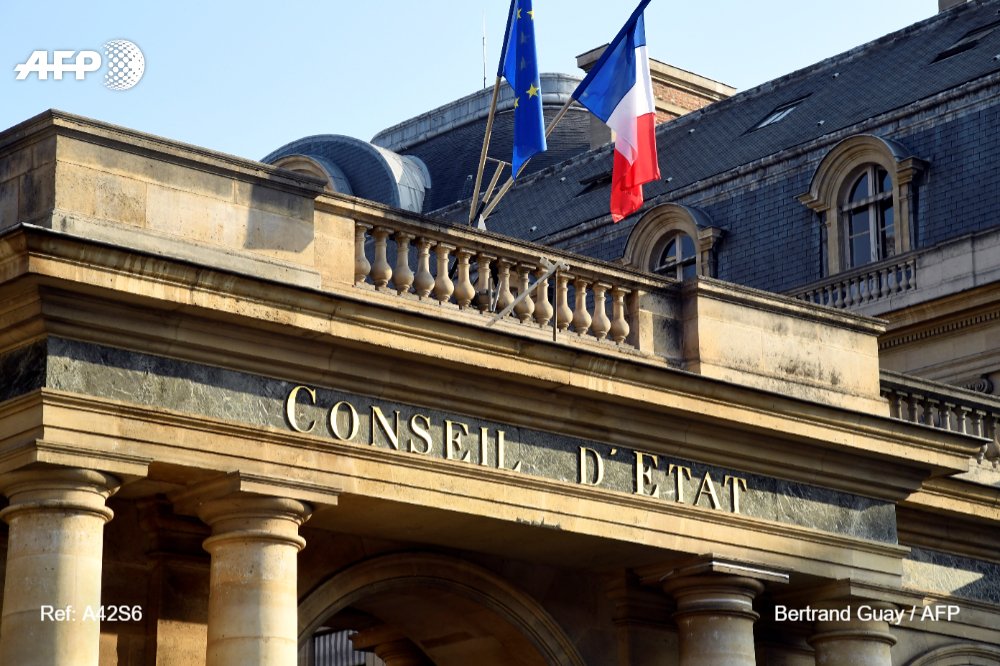 afpfr's tweet photo. Le Conseil d'Etat a levé aujourd'hui l'interdiction des rassemblements de plus de 10 personnes, imposée dans le cadre de l'état d'urgence sanitaire, rétablissant la liberté de manifester, dans le respect des "mesures barrières" #AFP https://t.co/C1WJG5163f