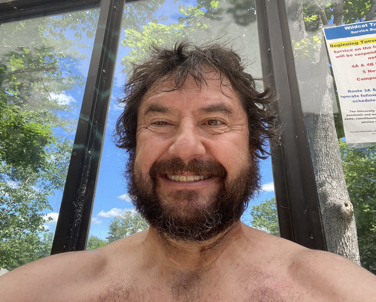 teddemop's tweet photo. First #40mileweek running! I shall now look like #KingLeonidas for the rest of the day https://t.co/8UG0DejLur