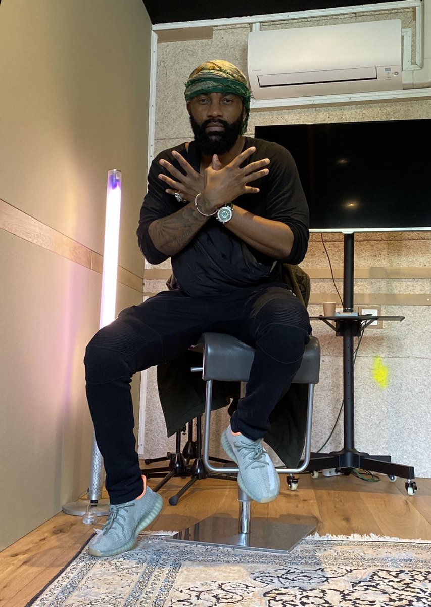 fallyipupa01's tweet photo. 👑🦅 Working day #AlloTelephone 📢🎼☎️ https://t.co/JCYdPv8SNI