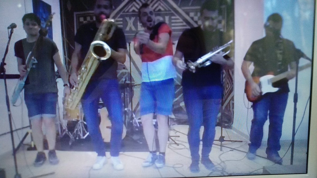 @CxRSabadell <a href="/xeic_oficial/">XEIC!</a> Què bé ens ho estem passant! Ganes de concerts en viu! GRANS! 
<a href="/xeic_oficial/">XEIC!</a>
Gran iniciativa del <a href="/ConsellxRep/">COMPTE ANTIC Consell de la República Catalana</a>