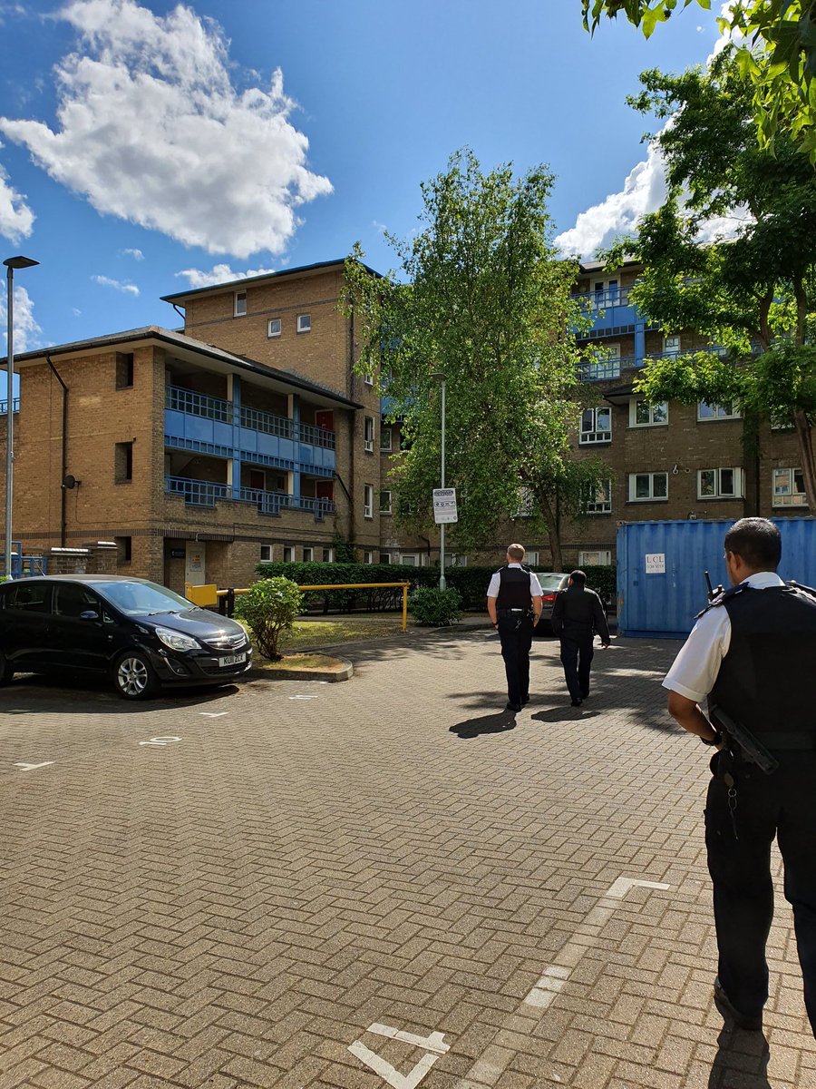 MPSWestbourne's tweet photo. Officers from #WestbourneSNT were on COVID-19 Reassurance Patrols and #OpPima Patrols around NW8, W11, W2 and W9 area....
* 5 males were stopped and searched
* Drugs including Spice seized 👍
@MPSWestminster #besafe #goodwork #London https://t.co/86wqELSn6w