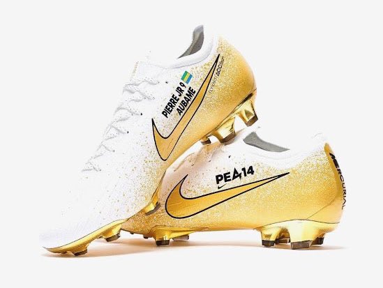 PatrickTimmons1's tweet photo. Aubameyang’s new boots for the remainder of the season are so clean. [@Footy_Headlines] https://t.co/F4HftTsArx