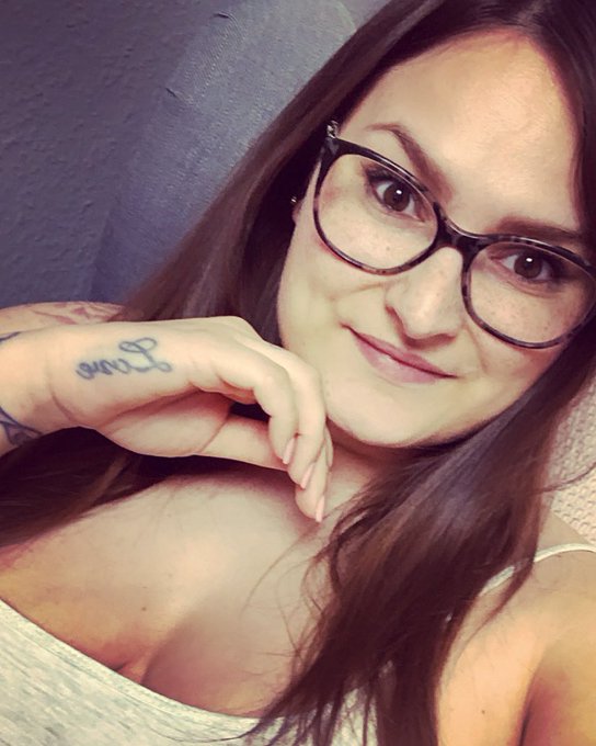 Heute war ein sehr sch&ouml;ner Tag im Garten mit den besten Nachbarn 🥰  . #summer #gartenparty #pool #glasses<a href="/tag/smile"class="tags"><span>#smile</span></a><a href="/tag/summer"class="tags"><span>#summer</span></a><a href="/tag/lovemylife"class="tags"><span>#lovemylife</span></a><a href="/tag/pool"class="tags"><span>#pool</span></a><a href="/tag/glasses"class="tags"><span>#glasses</span></a><a href="/tag/holly"class="tags"><span>#holly</span></a>