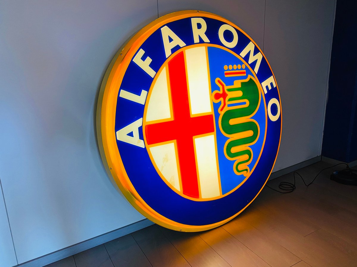 HalmoAuto's tweet photo. Fantastic original Alfa Romeo sign from the '70, big dimension, 1,50 meters diameter...FOR SALE!!!

#alfaromeo33stradale #alfaromeo33 #alfaromeotz1 #alfaromeotz2 #alfaromeoart #alfaromeosign #alfaromeodesign #alfaromeogadgets #automobilia #retromobile #artsculpture #carsculpture https://t.co/AbxsShOFQu