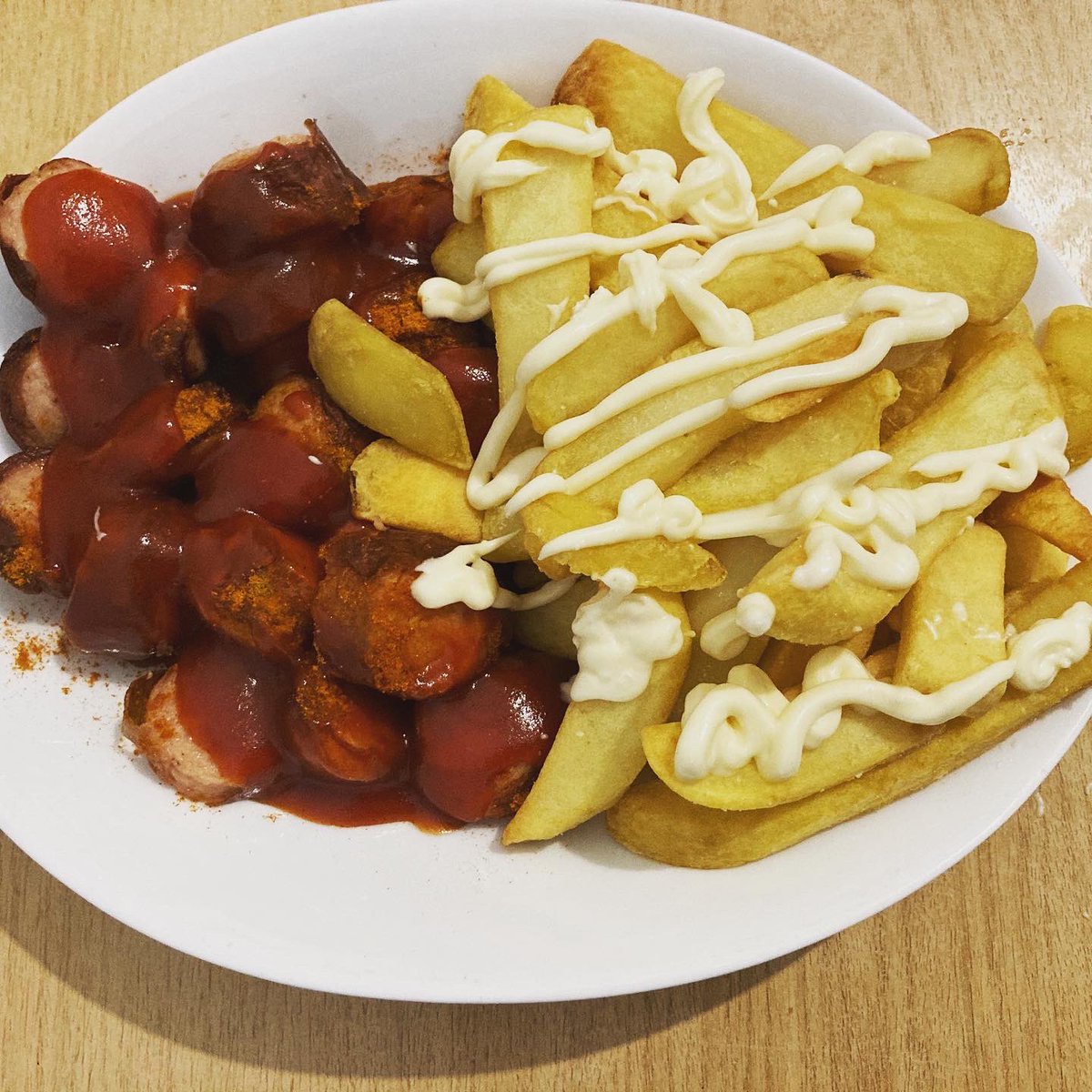 #Wochenendmodus mit Qualität aus der alten Heimat #VWCurrywurst #Currywurst <a href="/volkswagen/">Volkswagen News</a>

#Wochenende in #Luckenwalde