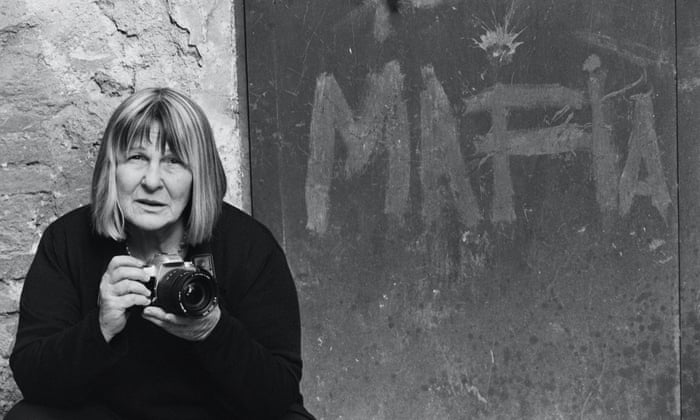 DrAlakbarov's tweet photo. Thread: 

Born in Sicily in 1935, Letizia Battaglia began her photography career in the early 1970s and started photographing the Sicilian Mafia in 1974, even receiving death threats. https://t.co/kVYKhr0d0V