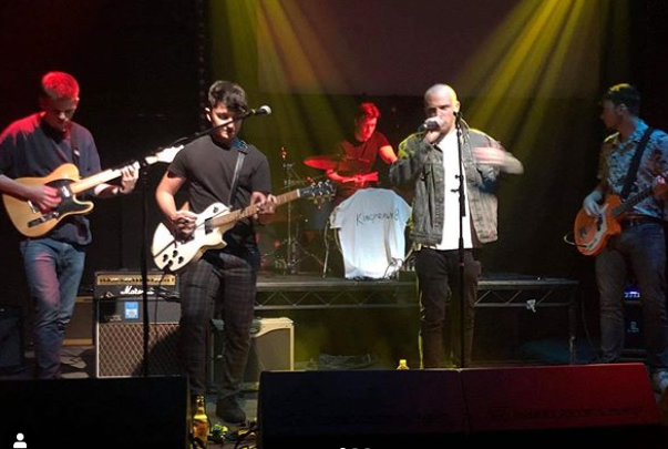 BBCIntroSouth's tweet photo. 📻🚨 Hear 3 emerging @bbcintroducing acts from our manor tonight 8-9pm on #StereoUnderground with @RichardLatto 

🎸 Burgess Hill's @Kingpinsuk 
🔥 Brighton's ĠENN
🎧 Farnborough's @Attendant_

Listen on @BBCSussex @BBCSurrey @BBCSounds https://t.co/8cW4nwqAER
