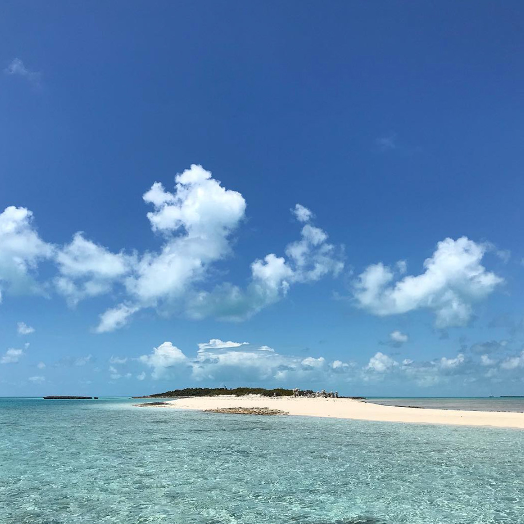 StanielAir's tweet photo. Who wouldn't wasn't a spot on this little beach?
.
call +1 954 900 2739 or 561-419-5330 for book your spot soon.
.
#stanielair #stanielrental #stanielcay #exumas #exumasbahamas #sandbar #island π§πΈ#beach #beautiful #bahamas #paradise https://t.co/mcTKIcxOgc
