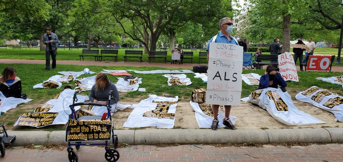 MinoShah's tweet photo. #Nurown trials/approval regulated by the @FDACBER. 
Dr. Peter Marks was Deputy Director since 2012 &amp; is Director since 2016

Everyone who has lost a loved one to/currently dying of #ALS denied lifesaving Nurown stuck in the FDA >10 years needs to know him
@SteveFDA @DrWoodcockFDA https://t.co/E8uHHpHOyz
