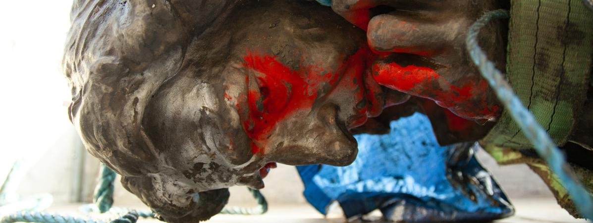 franceinfo's tweet photo. "La meilleure des pédagogies, ce n'est pas de déboulonner les statues" : pour l'historien Pascal Blanchard, la France doit regarder son histoire coloniale en face

https://t.co/DcUpQ9qJQp https://t.co/9E1RkOWQBC