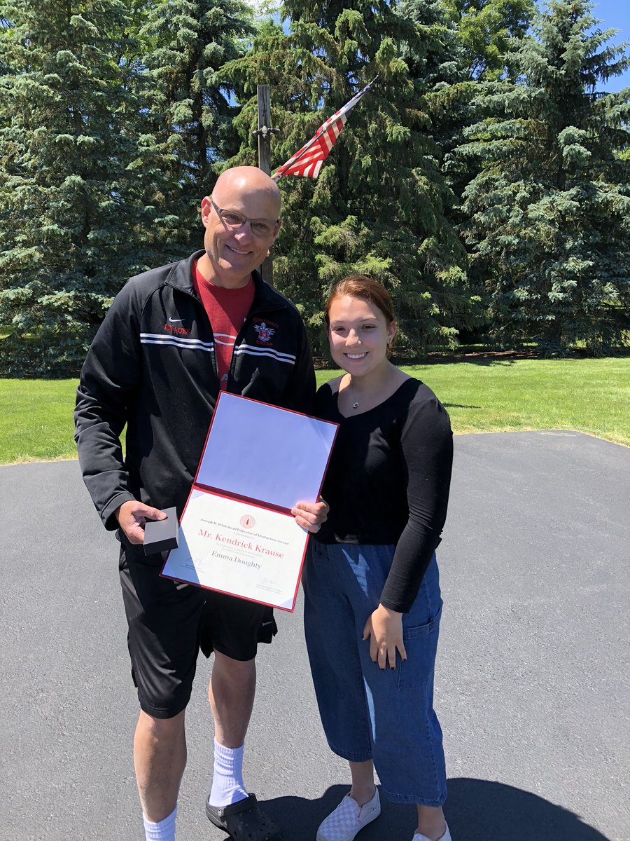 EmmaDoughty12's tweet photo. Thank you @cokescholars for giving me an opportunity to honor the best teacher I’ve ever had @kendrickkrause , and to show him my appreciation for all he’s done for me in the past 3 years. Thank you Mr. Krause!! @HiltonCSD @DrJeffreyMGreen https://t.co/rUo2GfhGLo