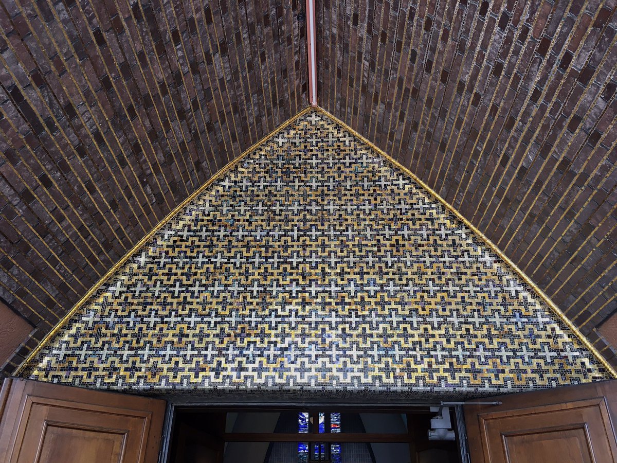 NiccoloTribolo's tweet photo. Heute war ich beim #Noonsong in der #Kirche am #Hohenzollernplatz. Eine Dame ergriff es so sehr, wie ich es grade vermeiden konnte: Nach so langer Abstinenz von #Livemusik ergab sie sich den Tränen.
BTW: Gutes Antiviruskonzept.
https://t.co/Ml92w7WzkT
https://t.co/geuWmDwkV9 https://t.co/W4QpqXcLOi